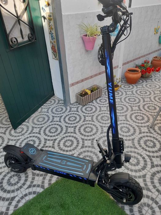 Yume Hawk trotinete