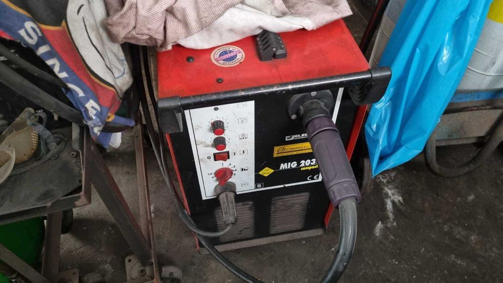 Recheio completo de oficina auto — venda em lote (elevador OMCN, equipamento e stock)