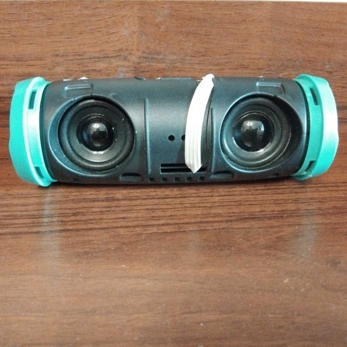 Колонка музикальна грає FM радіо, флешку MINI CHARGE3+