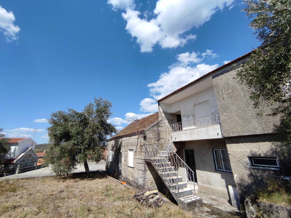 Moradia isolada em granito - Furtado