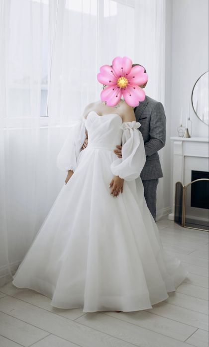 Продаж весільної сукні