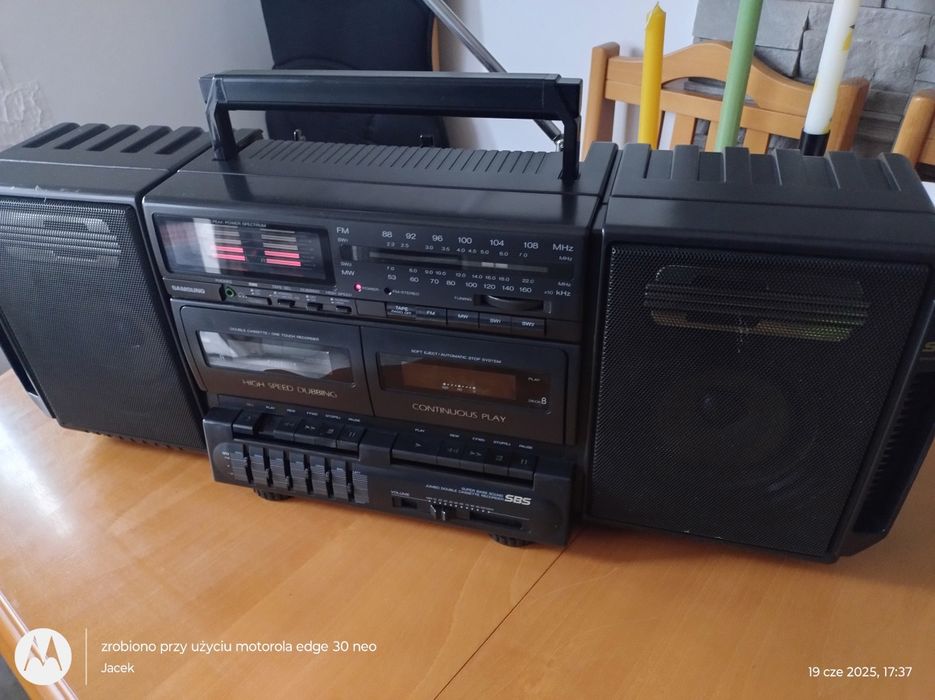 Samsung model w-600s