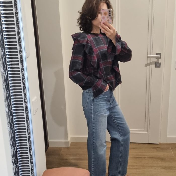 Топ в клітинку ZARA.  У складі шерсть.  Теплий, але не цупкий до тіла. Розмір XS