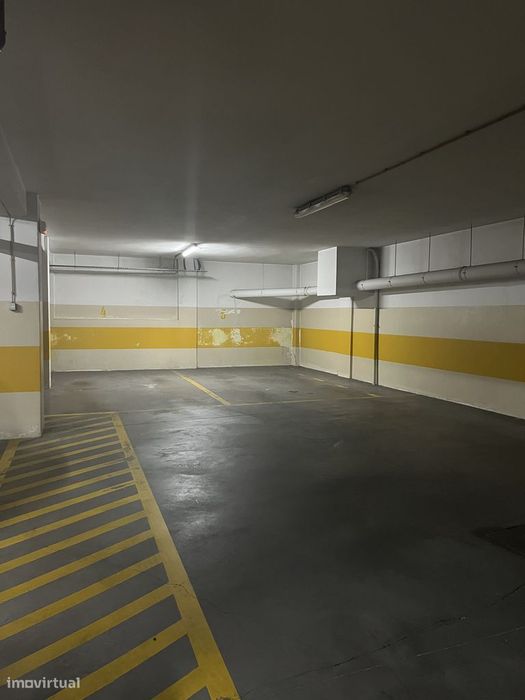 Apartamento T2 com 2 casas de banho e garagem
