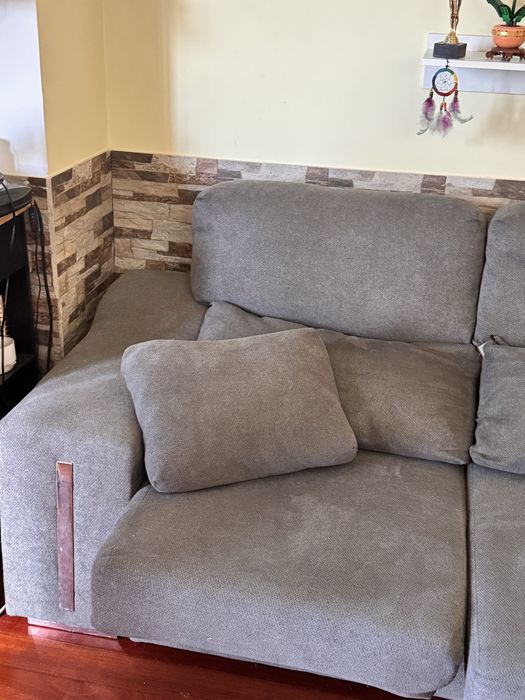 Sofa cinza escuro usado
