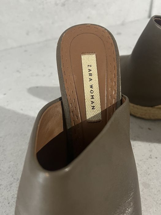 Sandały na koturnie Zara Woman