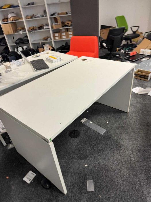 Biurko białe 140x80 cm biurka białe stoły biurowe do biur szkół domu