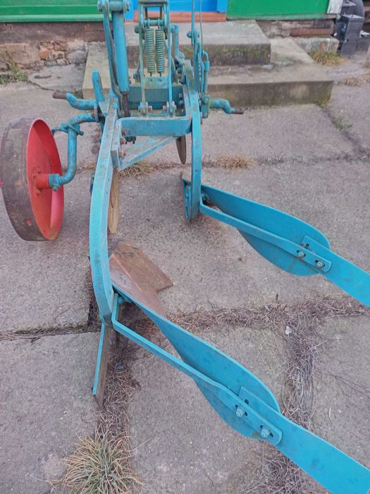 Плуг двокорпусний Fiskars такий як lemken,kverneland,overum