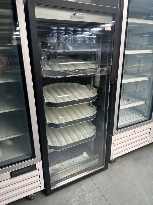 Armário frigorifico para latas
