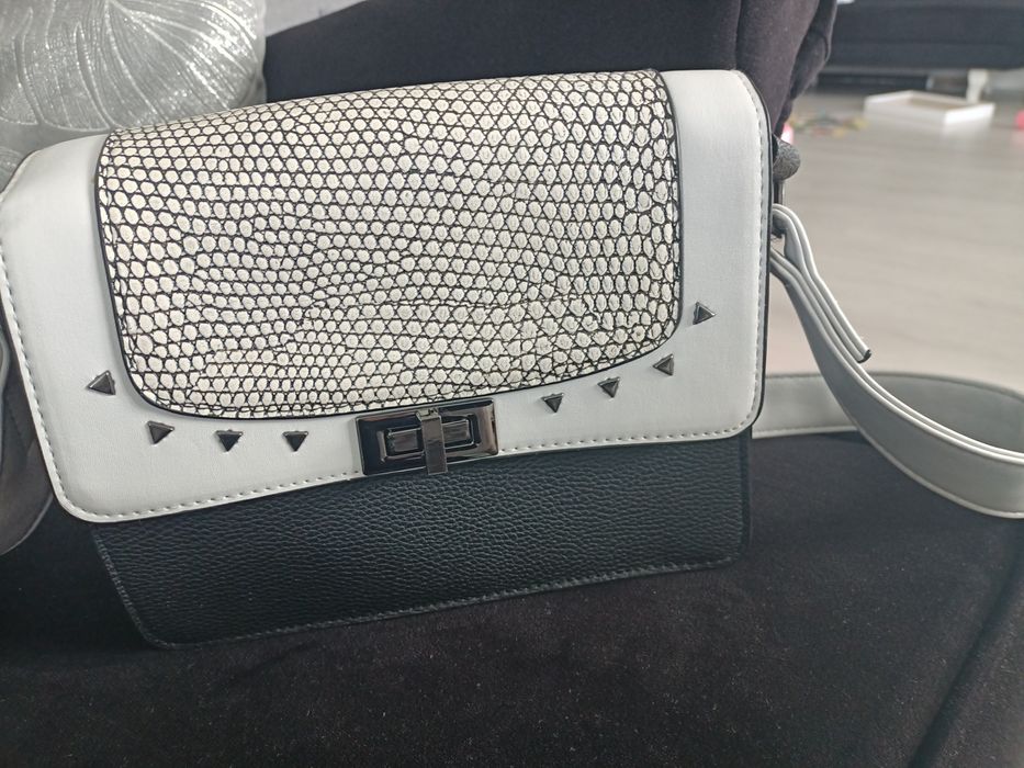 Torebka kuferek kopertówka centki szara