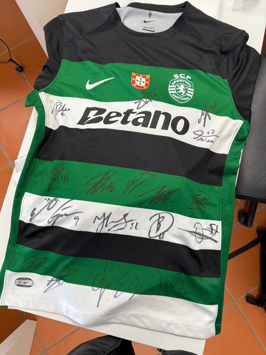 Camisola oficial Sporting autógrafada