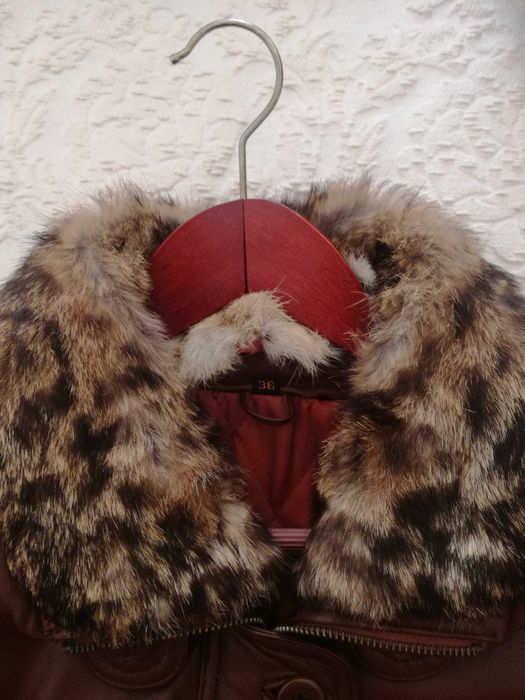 Casaco em pele genuína