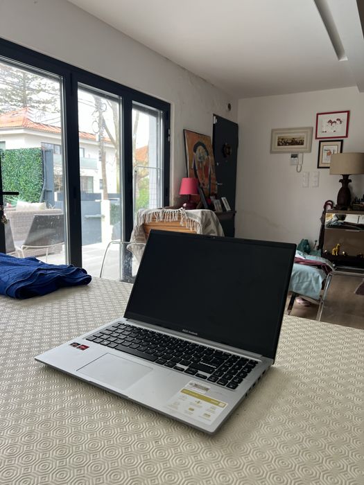 ASUS VivoBook R7 16GB SSD | Rápido e Impecável