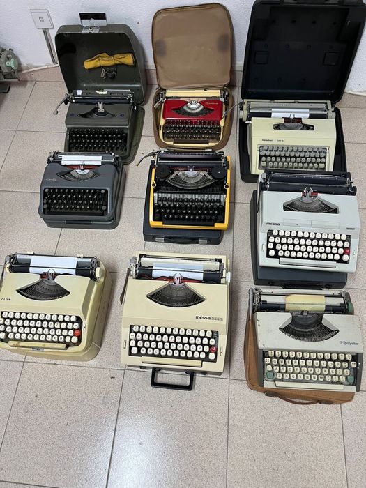 Maquina de escrever antiga