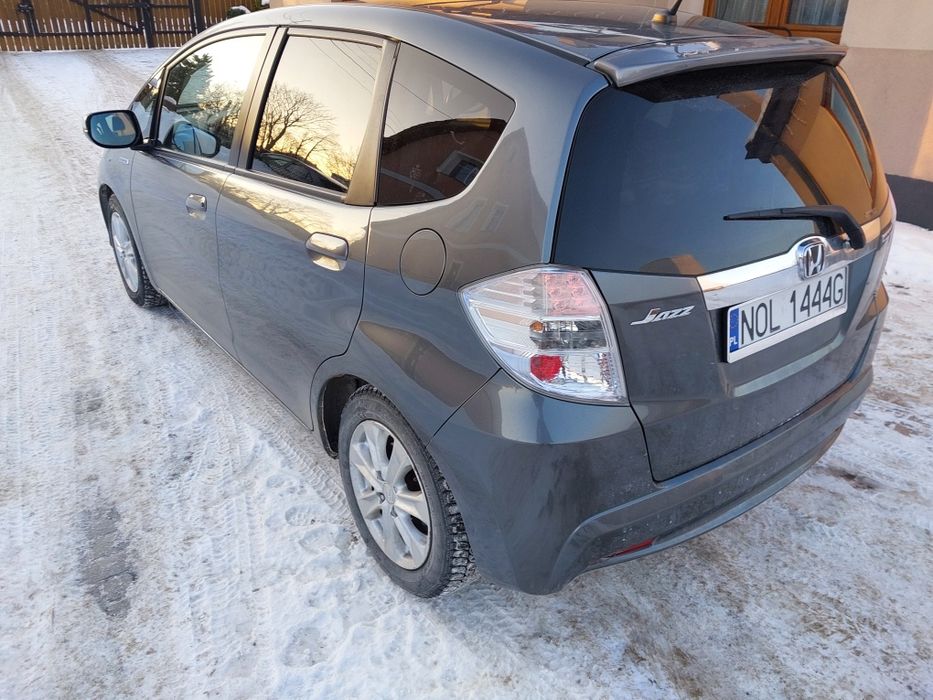 Honda jazz hybryda 2013r bardzo ekonomiczna