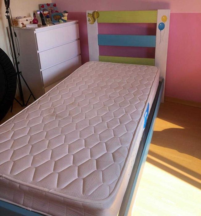 Cama criança colorida