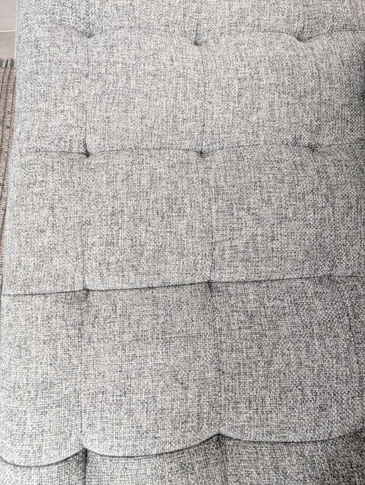 Modern Grey Chaise Lounge / Sofa – Gently Used for pick up Ferragudo
