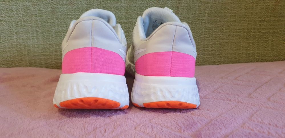 Кросівки Nike Revolutio 5