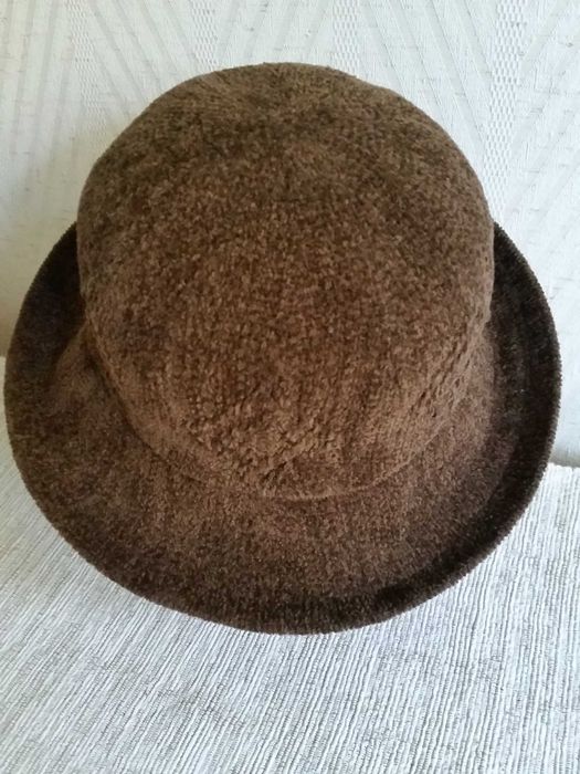 Elegancki kapelusz brązowy