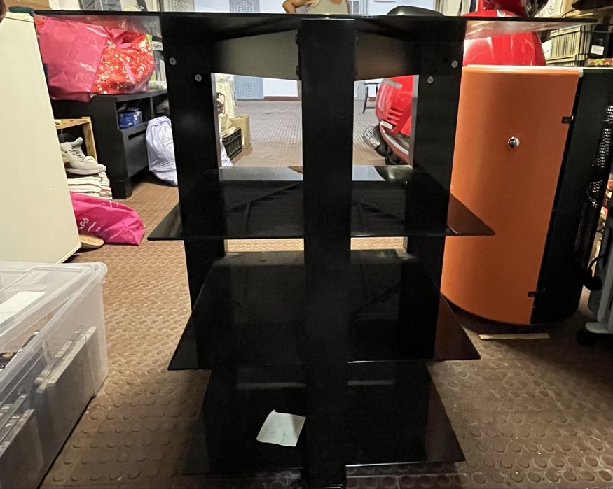 Mesa em vidro preta e castanha