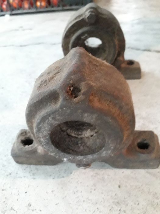 Опори з радіально-опорними підшипниками із с/г техніки. Номер 305 аш