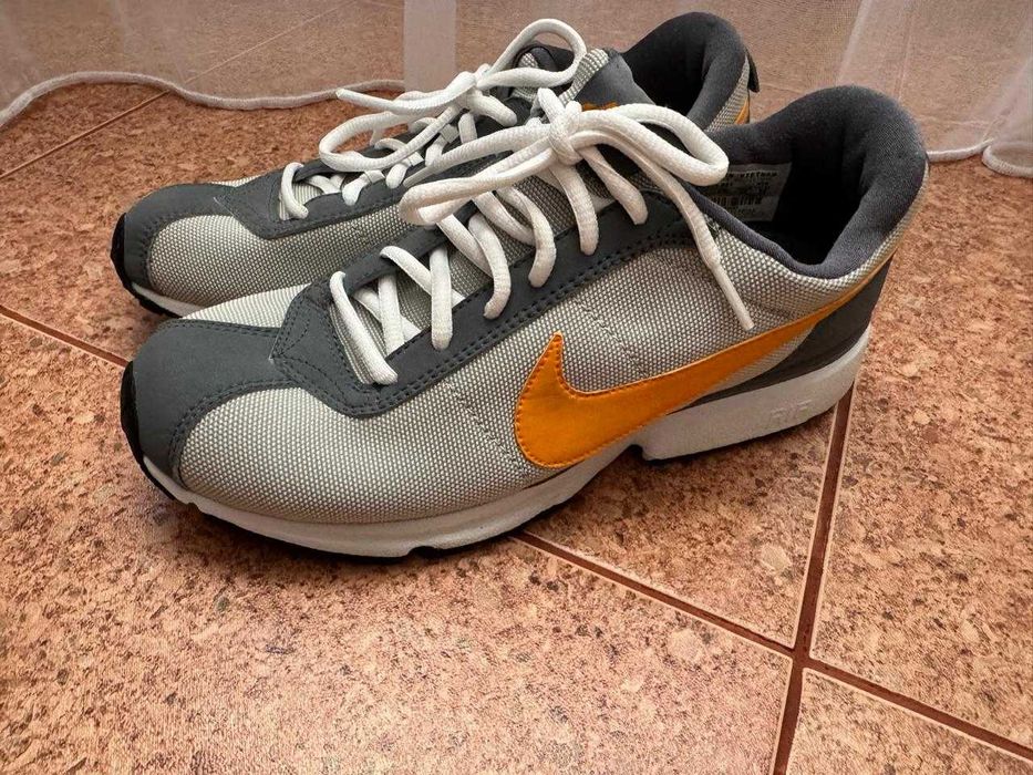 кросівки Nike модель 313672-081 розмір 39