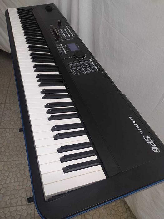 Piano de Palco Kurzweil SP6 88 teclas