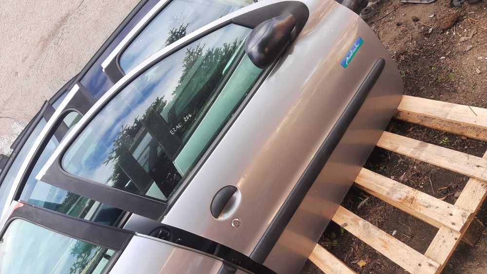 Drzwi prawe Peugeot 206 5d lak. EZAC kompletne