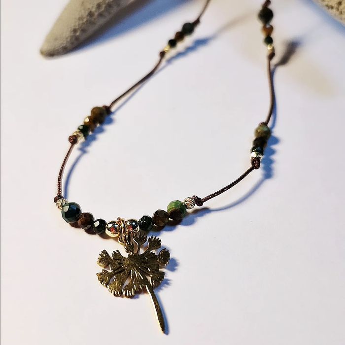 Naszyjniki z kamieniami naturalnymi