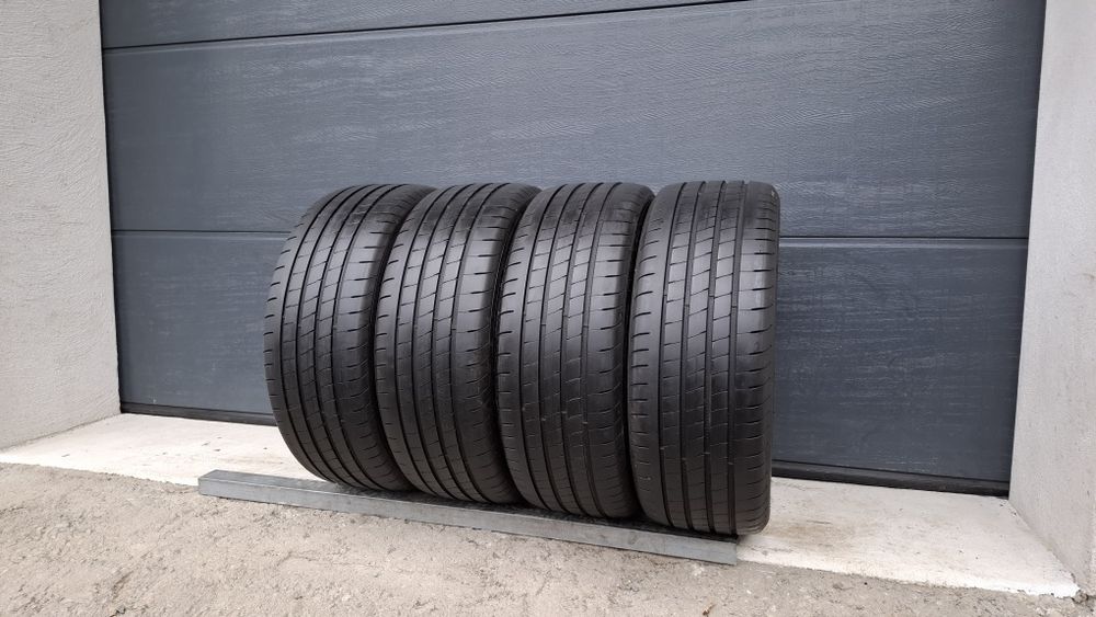 Goodyear 225/45 R19 Eagle 7 mm