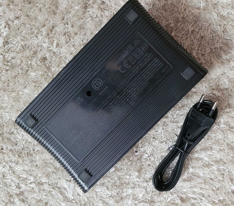 Ładowarka Energizer, model CHFC3 AA AAA R3 R6 R14 R20 9V