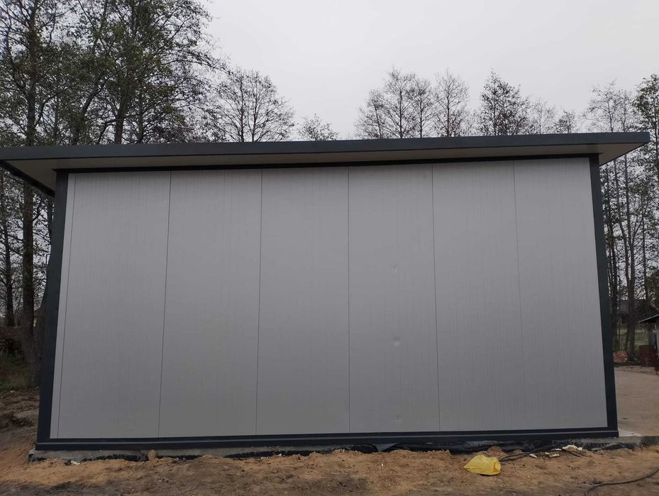 Garaż ocieplony - z płyt warstwowych