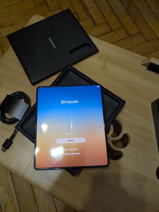Samsung Galaxy FOLD 5 Black  12/512  в ідеальному стані 10/10