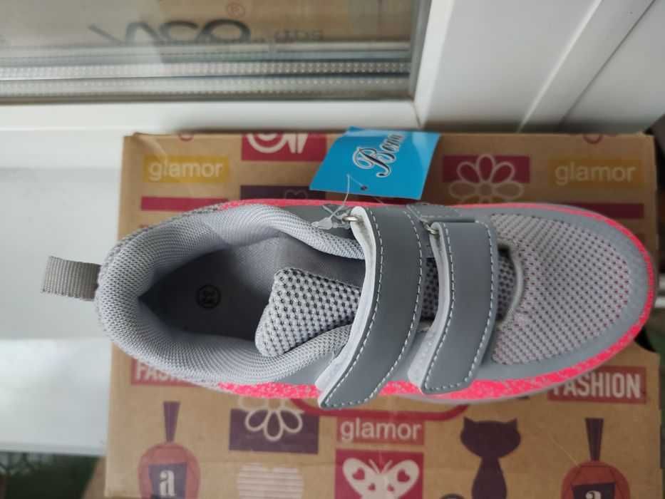 Продам нові кросівки за устілкою 20-21 см