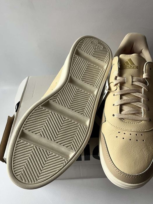 Кросівки Adidas Kantana 42