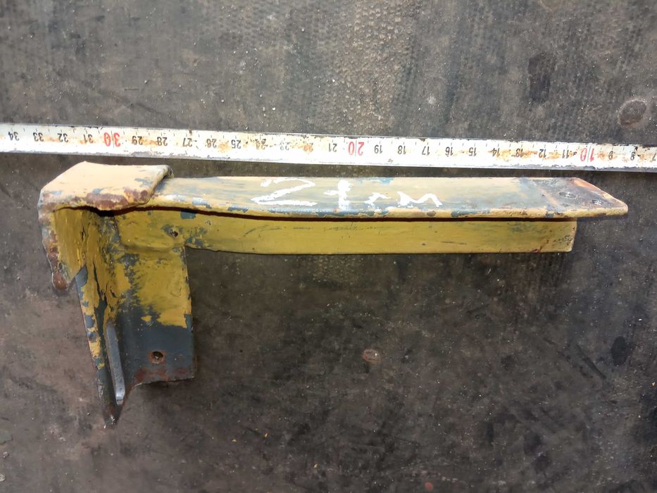 Уголок для полки