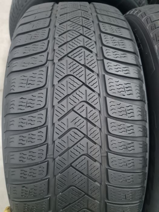 225/60R17 Pirelli Sottozero 3. 2023r.