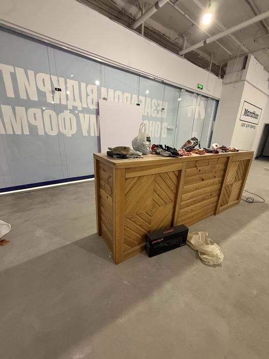 Продам деревянную кассовую / барную стойку в стиле Loft