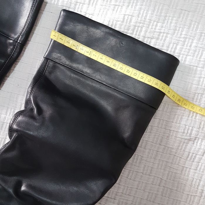 Botas de salto em pele, marca Made In