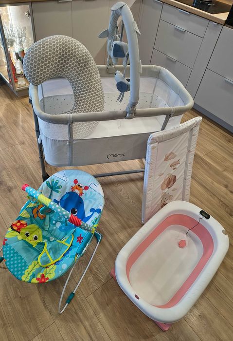 Łóżeczko dostawne rzeczy dla niemowlaka