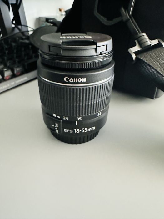 Máquina Fotográfica CANON EOS 2000D