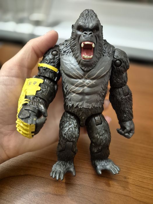 Продам фигурку Кинг Конга
