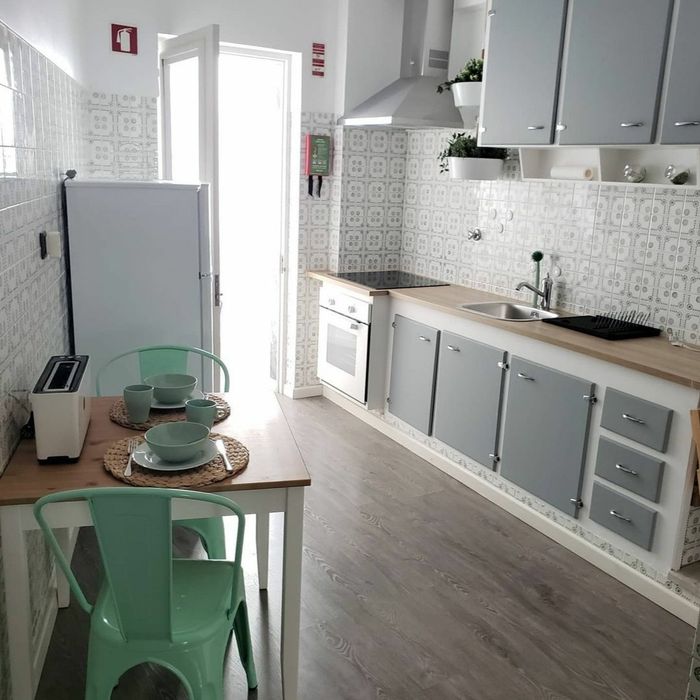 T1 para arrendar ao ano. Perto do mercado Faro