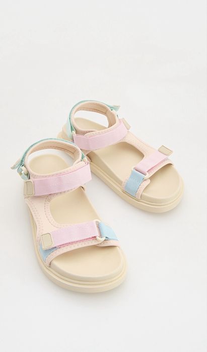 Босоніжки reserved