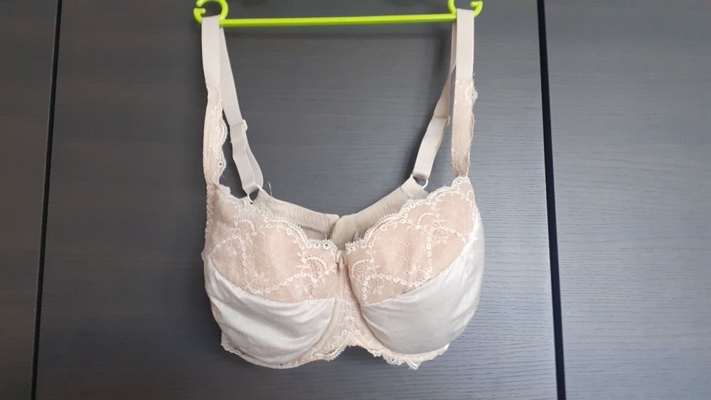 Biustonosz rozmiar 75g