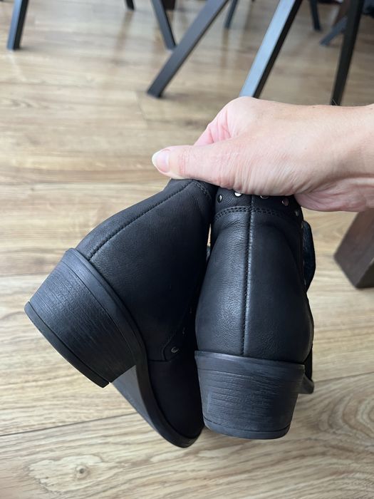 Czarne botki/kowbojki nubuk -Lasocki-duże 37,wypada na 37,5, stan bdb!