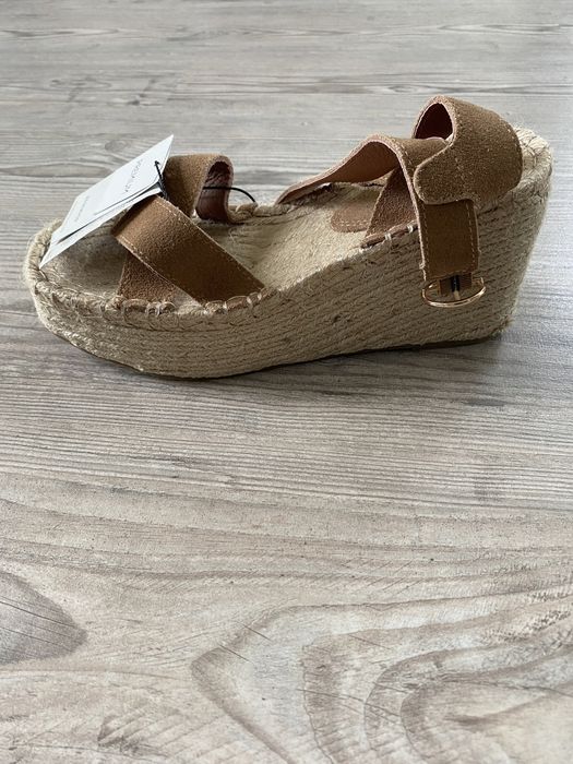 Nowe sandały na platformie reserved rozmiar 39 skórzane