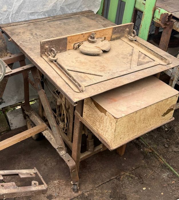 Фрезерный станок по дереву