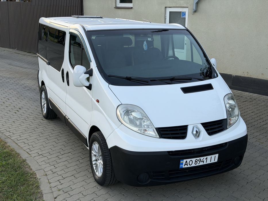 Renault Trafic 2.5 пасажир 9 місць
