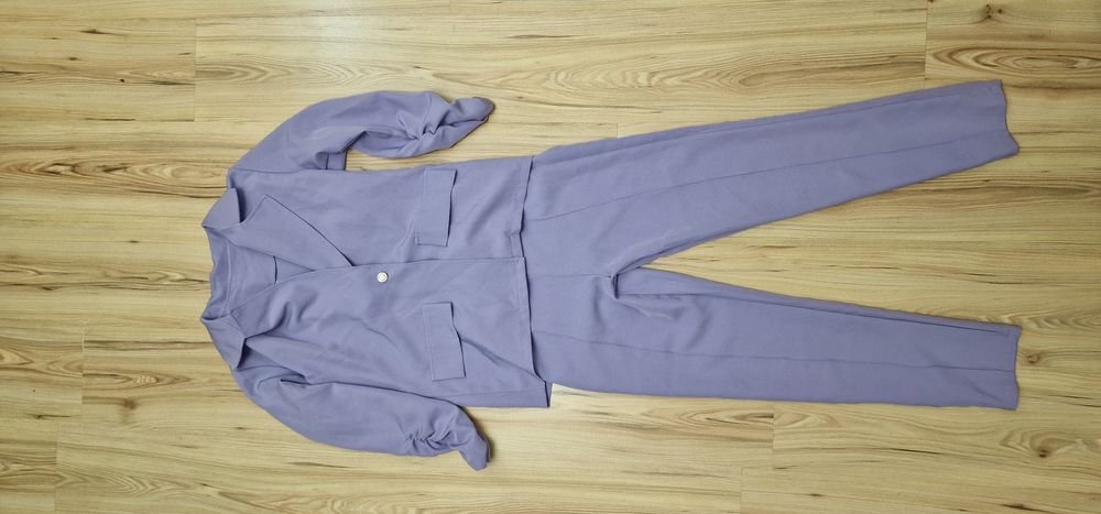 Fioletowy garnitur dziewczęcy dziecięcy r 158 - 164.